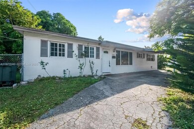 601 SW 64th Pkwy, Pembroke Pines, FL 33023 - photo 4