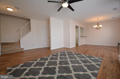 8208 Catbird Cir unit 201, Lorton, VA 22079 - photo 2