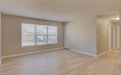 1905 Crest Hollow Dr unit 101, Winston Salem, NC 27127 - photo 6