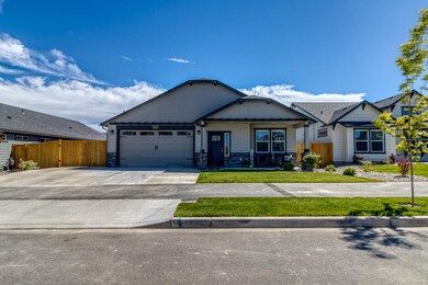 1622 NW Upas Place, Redmond, OR 97756 - photo 2