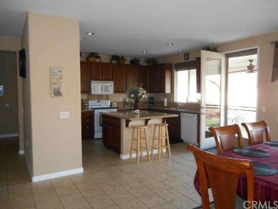 Kitchen with upgraded cabinets, Caesarstone counte