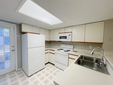 3312 Fox Hunt Dr, Palm Harbor, FL 34683 - photo 4