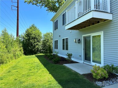 9 Gray Coach Ln unit 907, Cranston, RI 02921 - photo 2