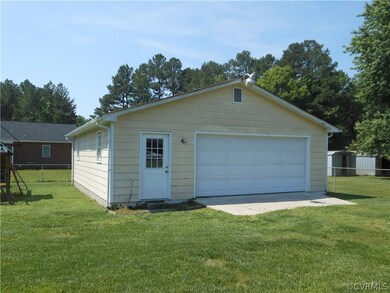 2605 Maury Rd, Petersburg, VA 23805 - photo 3