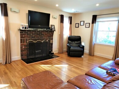 34 Miller Rd, Newton, MA 02459 - photo 2