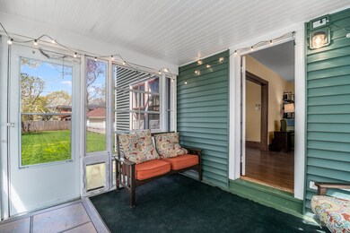 117 S Commonwealth Ave, Aurora, IL 60506 - photo 4