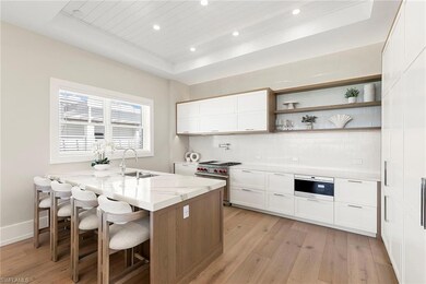 201 8th St S unit 301, Naples, FL 34102 - photo 5