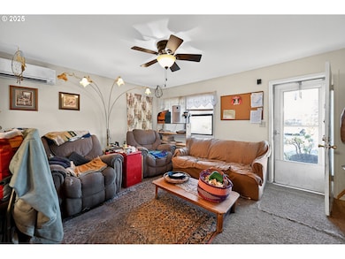 48386 Jasper Dr, Oakridge, OR 97463 - photo 6