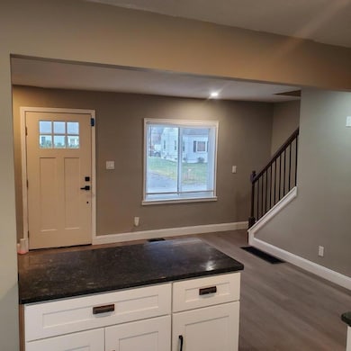 03Livingrm1