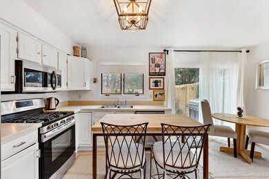 811 Elmwood Dr, Michigan City, IN 46360 - photo 7