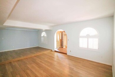 Living room & Dining area