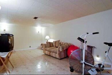 908 Manchester Ave, Westchester, IL 60154 - photo 7