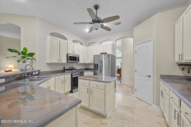 12-JWLeeMedia-2507023979