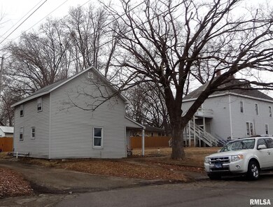 603 4th St, Lincoln, IL 62656 - photo 2