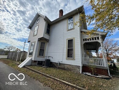 117 W Mechanic St, Shelbyville, IN 46176 - photo 3