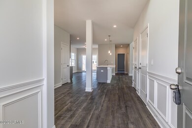 4 Foyer