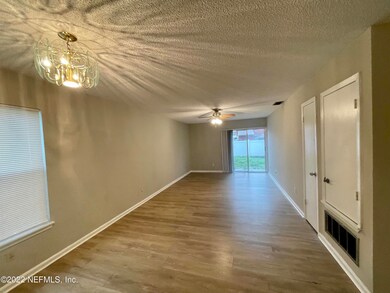 8850 Cavender Dr, Jacksonville, FL 32216 - photo 4