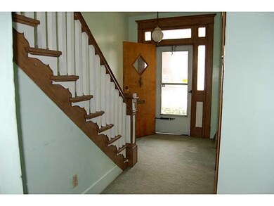 Entry/Foyer.