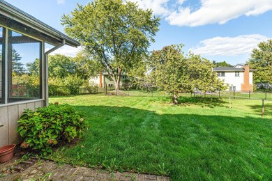 1294 Clydesdale Ct, Columbus, OH 43229 - photo 4