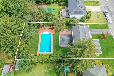 122 Southern Pkwy, Plainview, NY 11803 - photo 7