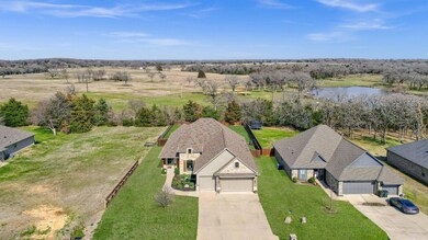 129 Comanche Dr, Gainesville, TX 76240 - photo 5