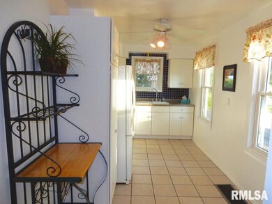 10702 W Farmington Rd, Hanna City, IL 61536 - photo 7