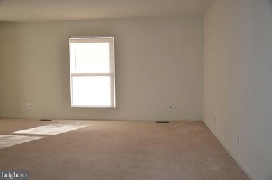 16212 Cypress Ct, Dumfries, VA 22025 - photo 2