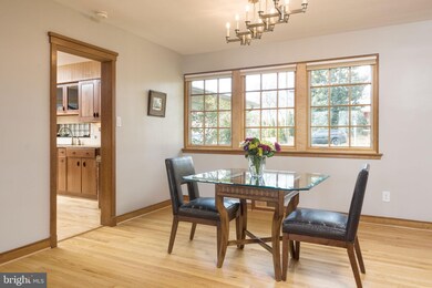 7119 Burtonwood Dr, Alexandria, VA 22307 - photo 4