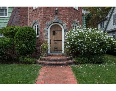 251 Pleasant St, Arlington, MA 02476 - photo 2