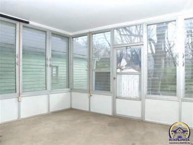 1188 SW Collins Ave, Topeka, KS 66604 - photo 2