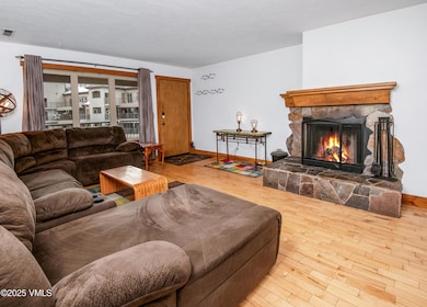 River-Oaks-E-302-MLS_06