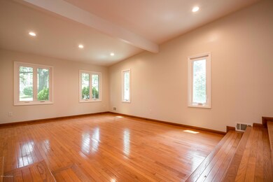 2010 Bainbridge Row Drive-24