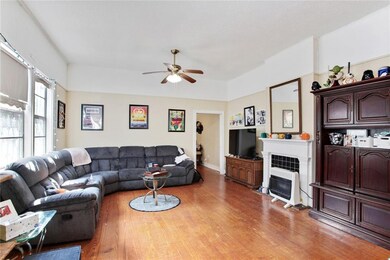 718 Third St - Large Living Room lots of natural l
