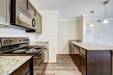 1600 W T C Jester Blvd unit 25, Houston, TX 77008 - photo 4