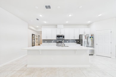 CAM02690G0-PR0165-STILL012