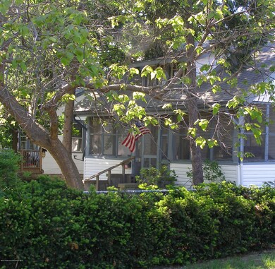 511 Pine St, Lakehurst, NJ 08733 - photo 2