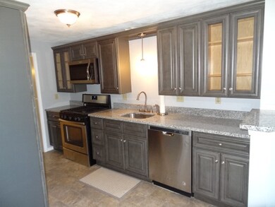 108 Brickett Hill Cir, Haverhill, MA 01830 - photo 7