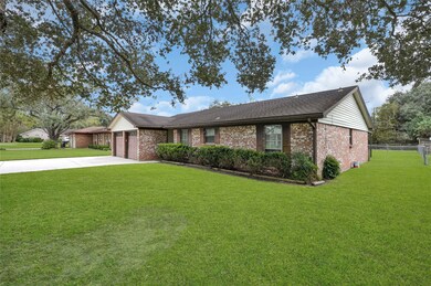 371 Windsor Square, Alvin, TX 77511 - photo 2