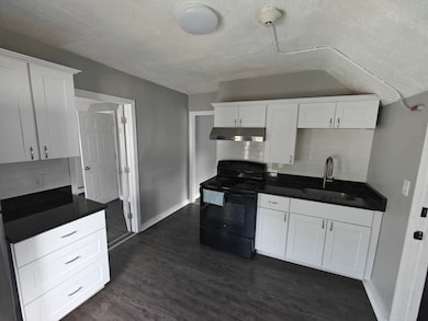 27 Vine St unit 11, Haverhill, MA 01830 - photo 3