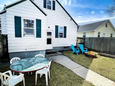 Rear Yard w/firepit