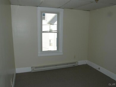 631 Pen Argyl St unit 3, Pen Argyl, PA 18072 - photo 5