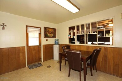 Kitchen-Breakfast Area
