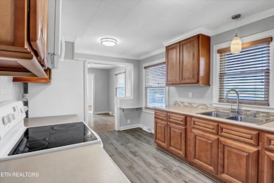 09-1206 E 1st Ave-9