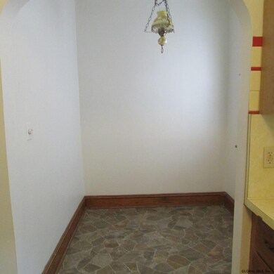 28 Arcadia Ave, Albany, NY 12209 - photo 4
