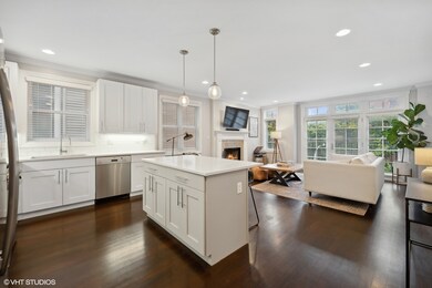 1523 W Roscoe St unit 2, Chicago, IL 60657 - photo 3