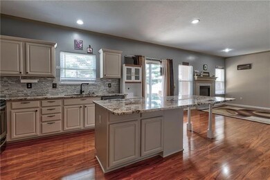 6039 Millbrook St, Shawnee, KS 66218 - photo 7