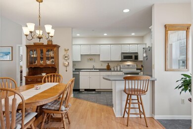 89 Cumberland Ln unit 8, Gorham, ME 04038 - photo 5