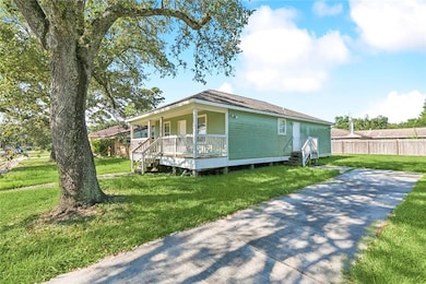 4718 Lancelot Dr, New Orleans, LA 70127 - photo 2