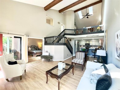 Enter to a beautiful 2 story vaulted living space 