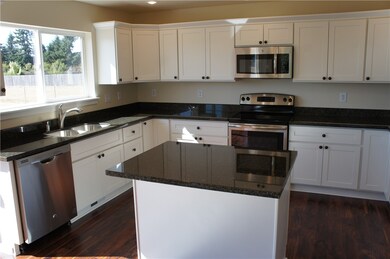 9212 Applegate Loop SW, Rochester, WA 98579 - photo 7